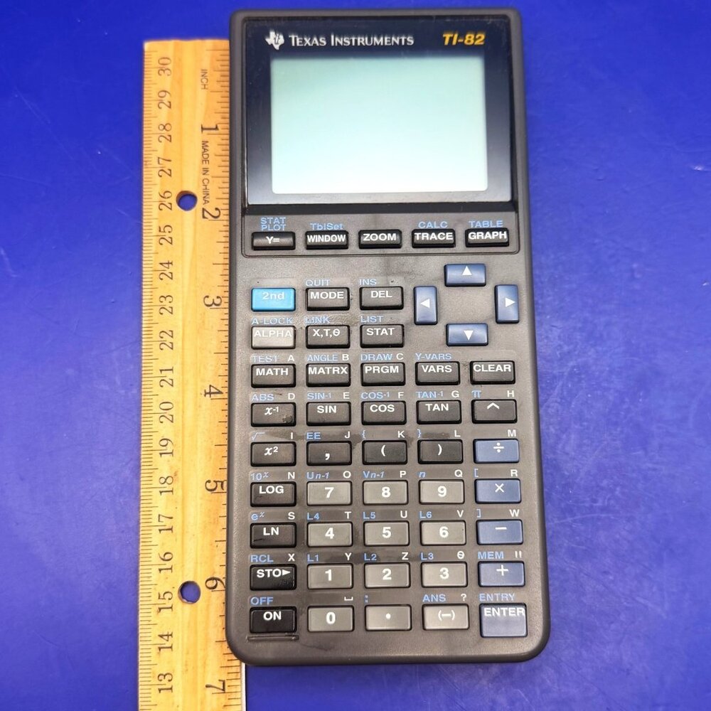 Texas Instruments TI‑82 Graphing Calculator Link Cable Tested 1991 Scratch READ! - Picture 11 of 15